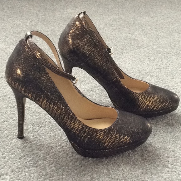 Shoe Dazzle Stilettos with Ankle Strap - Picture 2 of 5